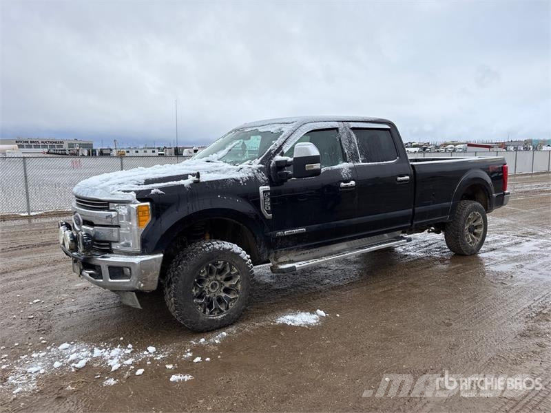 Ford F-350 Lariat 4x4 Crew Cab Pickup Furgoni altro