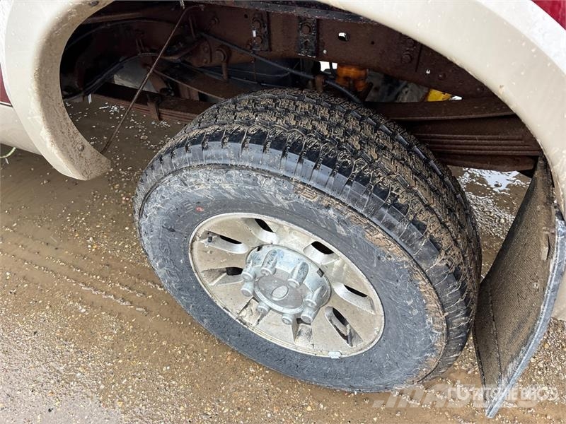 Ford F-350 Lariat 4x4 Crew Cab Pickup Furgoni altro