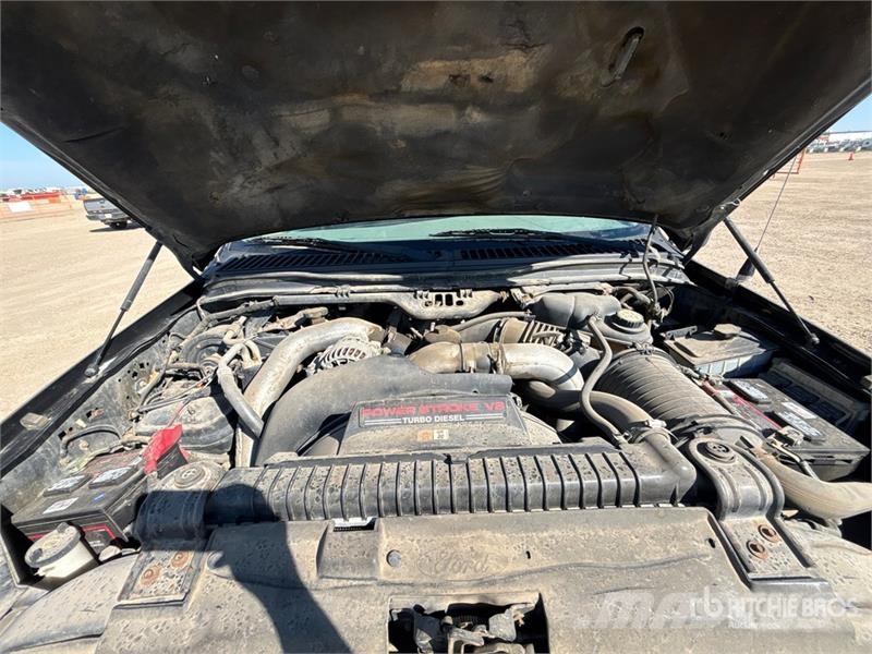 Ford F-350 Lariat 4x4 Crew Cab Spreader Truck Veicoli municipali