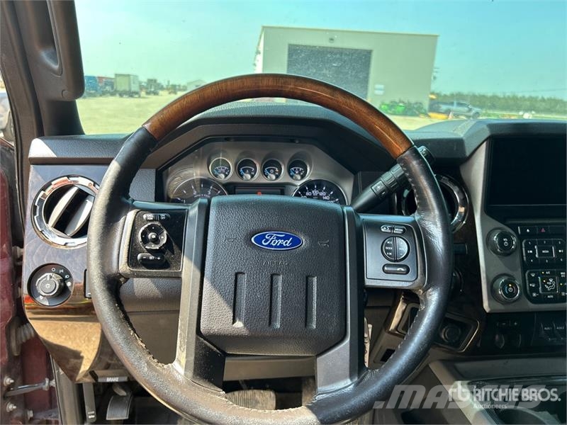 Ford F-350 Lariat 4x4 Crew Cab Pickup Άλλα Vans