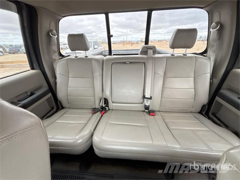 Ford F-350 Lariat 4x4 Crew Cab Pickup Ostalo