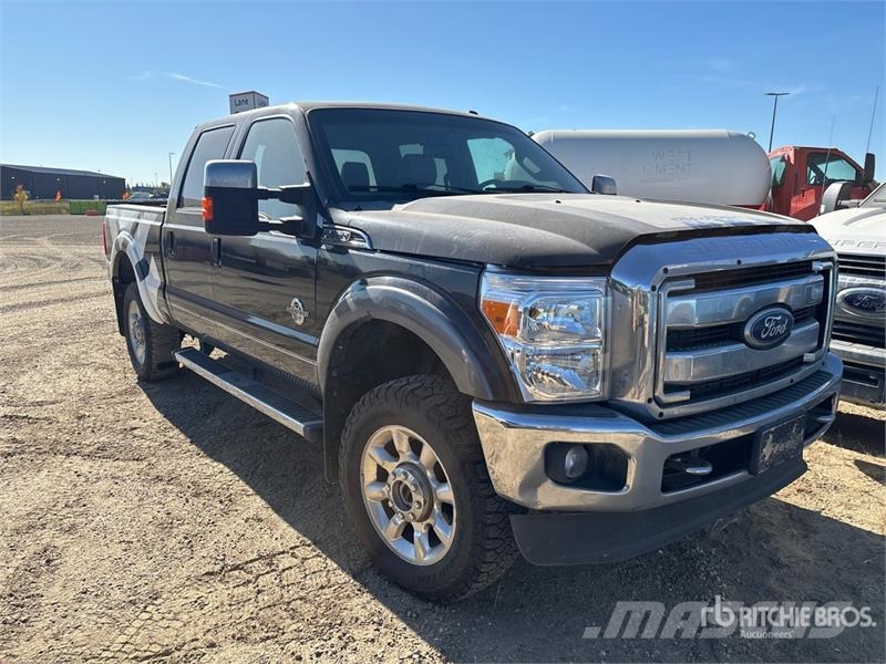 Ford F-350 Lariat 4x4 Crew Cab Pickup (Inoperable) Прочие фургоны