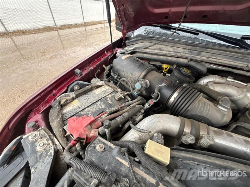 Ford F-350 Lariat 4x4 Crew Cab Pickup Furgoni altro