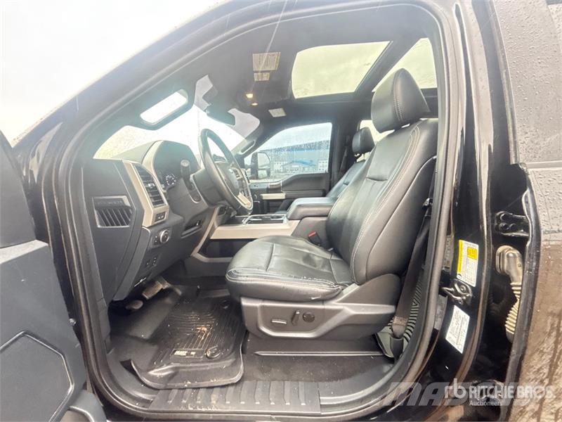 Ford F-350 Lariat 4x4 Crew Cab Pickup Anders