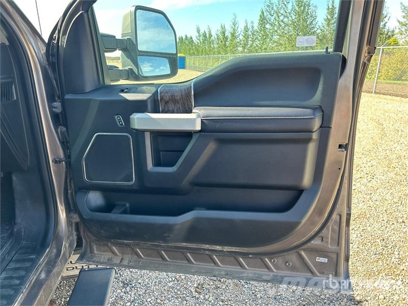 Ford F-350 Lariat 4x4 Crew Cab Pickup Прочие фургоны
