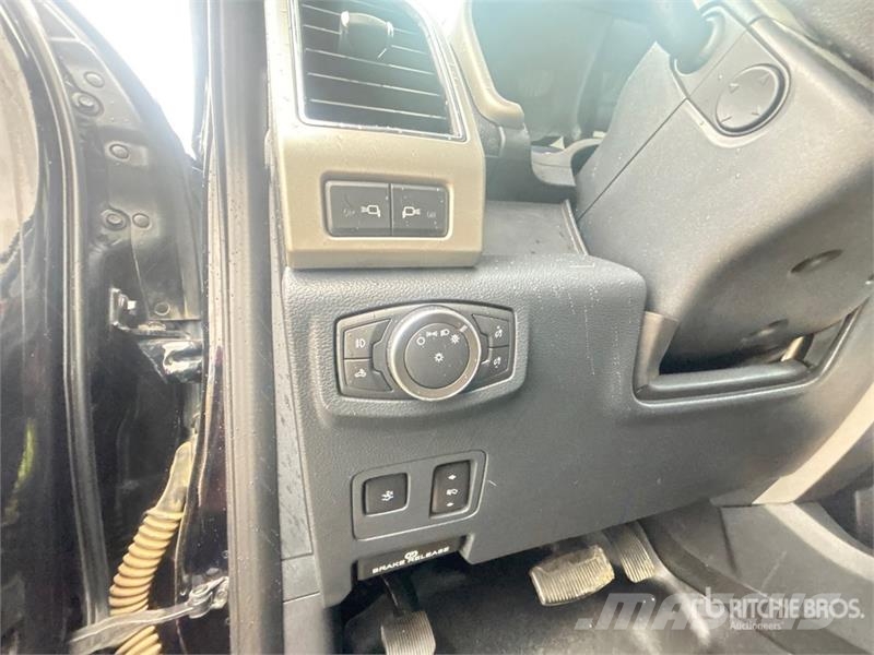 Ford F-350 Lariat 4x4 Crew Cab Pickup Anders