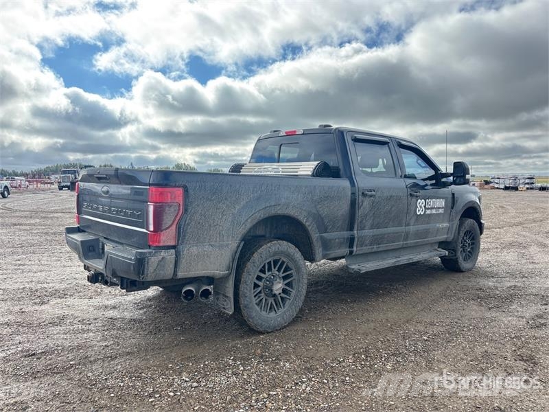 Ford F-350 Lariat 4x4 Crew Cab Pickup Anders