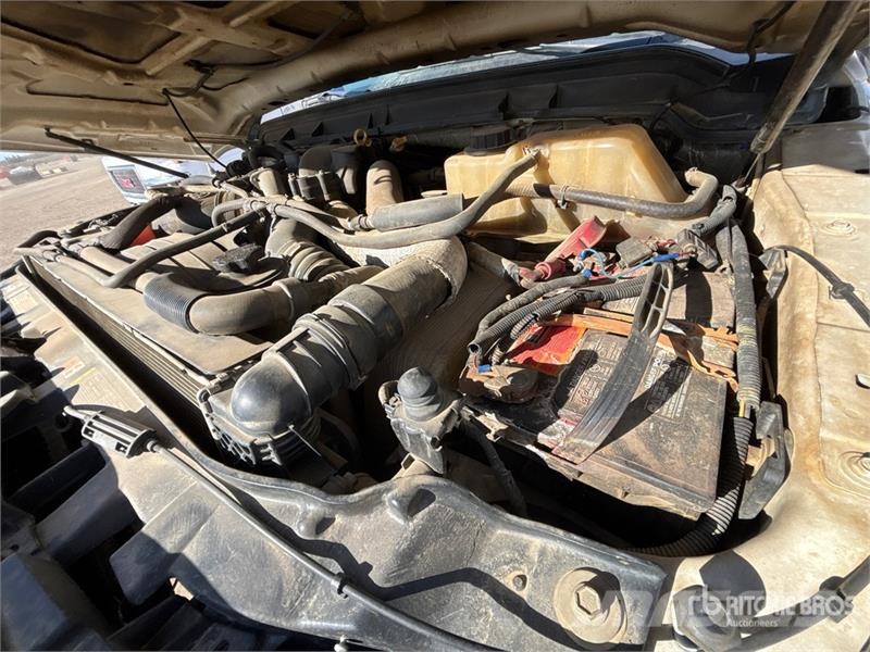 Ford F-350 Lariat 4x4 Crew Cab Pickup Ostalo