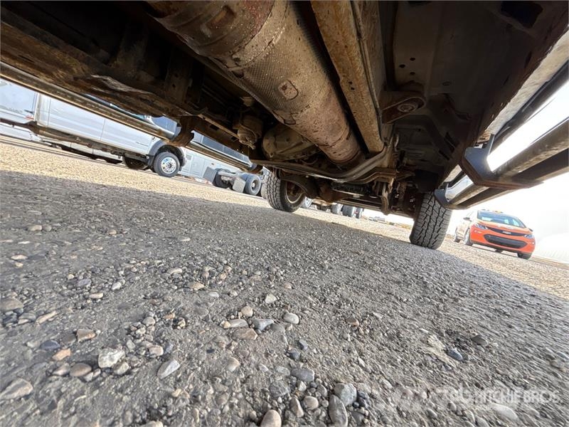 Ford F-350 Lariat 4x4 Crew Cab Pickup Autre fourgon / utilitaire