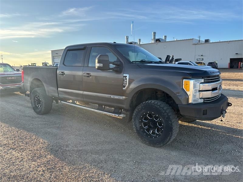 Ford F-350 Lariat 4x4 Crew Cab Pickup Furgoni altro