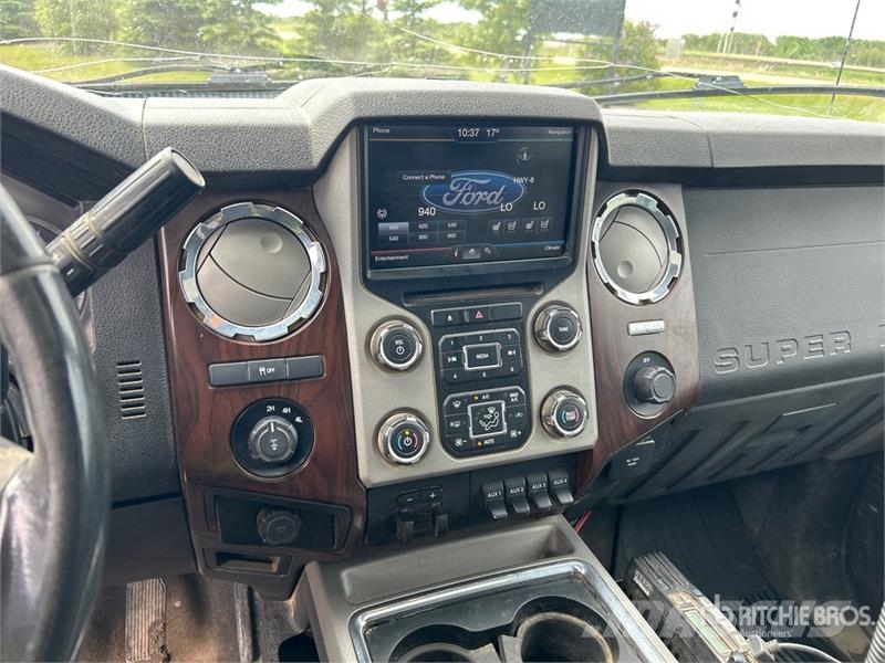 Ford F-350 Lariat 4x4 Crew Cab Pickup Άλλα Vans