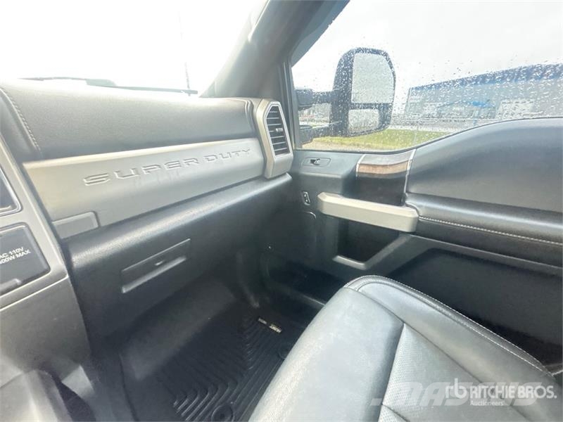 Ford F-350 Lariat 4x4 Crew Cab Pickup Anders