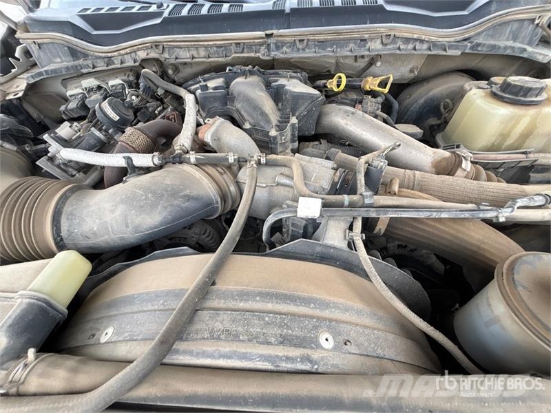 Ford F-350 Lariat 4x4 Crew Cab Pickup Andre