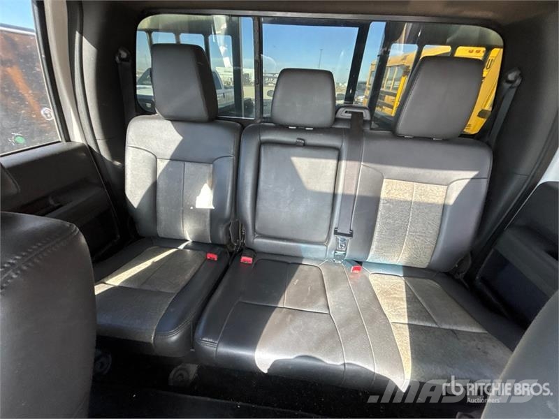 Ford F-350 Lariat 4x4 Crew Cab Pickup Ostalo