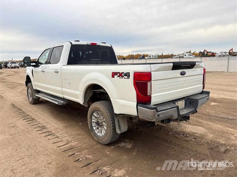 Ford F-350 Lariat 4x4 Crew Cab Pickup Autre fourgon / utilitaire