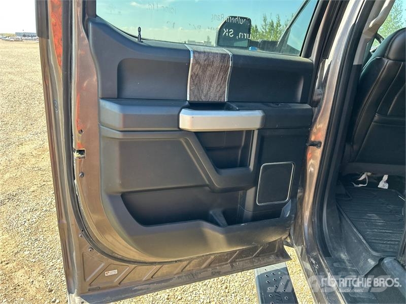 Ford F-350 Lariat 4x4 Crew Cab Pickup Прочие фургоны