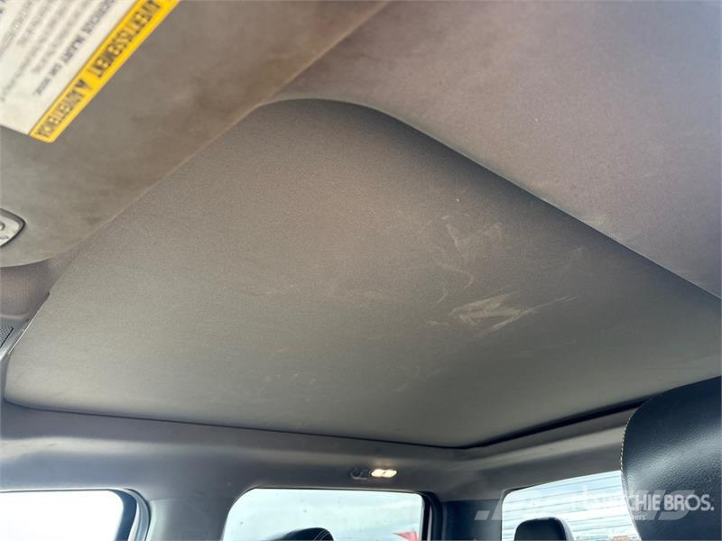 Ford F-350 Lariat 4x4 Crew Cab Pickup Andre