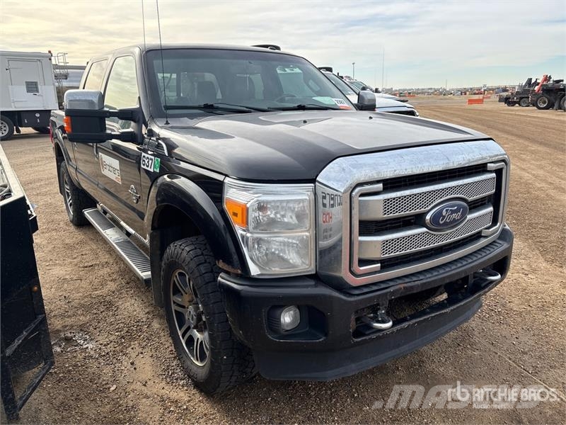 Ford F-350 Lariat 4x4 Crew Cab Pickup (Inoperable) Andere Transporter