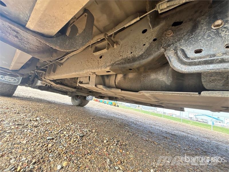 Ford F-350 Lariat 4x4 Crew Cab Pickup Anders