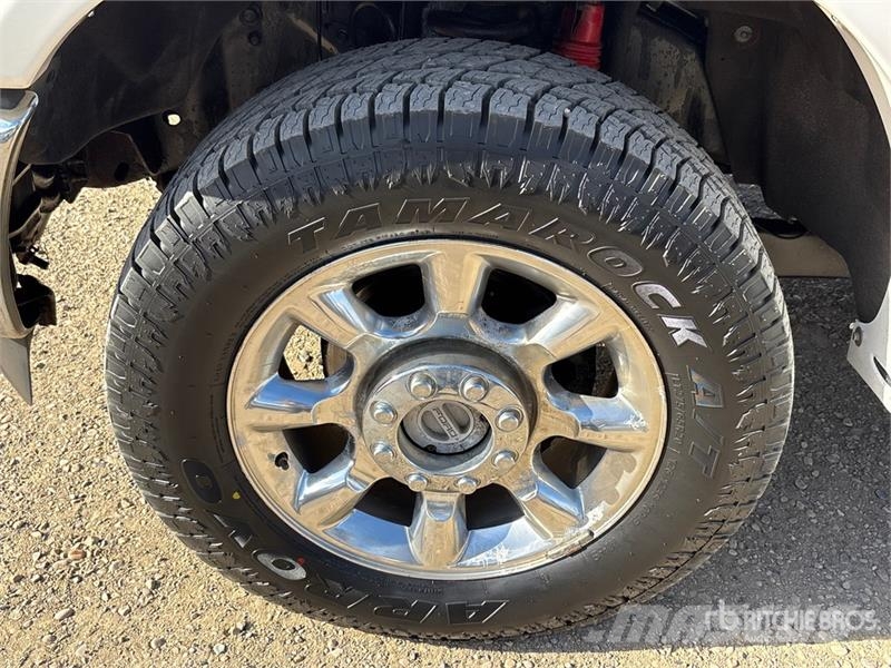 Ford F-350 Lariat 4x4 Crew Cab Pickup Autre fourgon / utilitaire