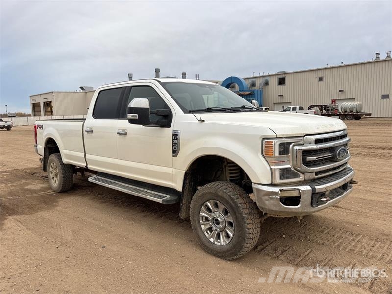 Ford F-350 Lariat 4x4 Crew Cab Pickup Autre fourgon / utilitaire