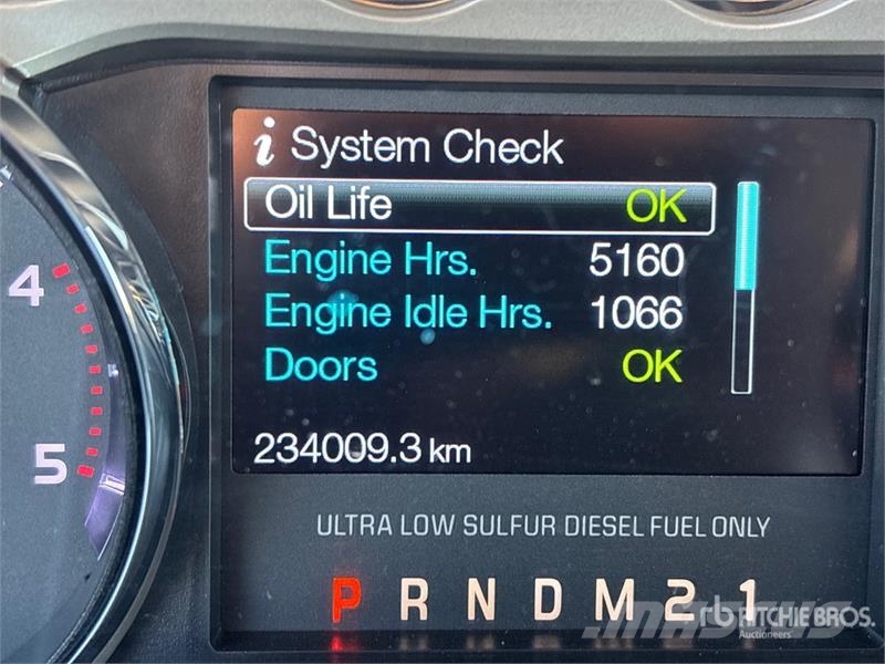 Ford F-350 Lariat 4x4 Crew Cab Pickup Ostalo