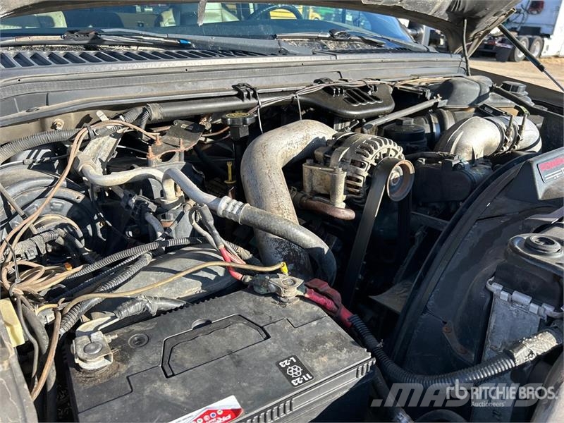 Ford F-350 Lariat 4x4 Crew Cab Pickup Muu