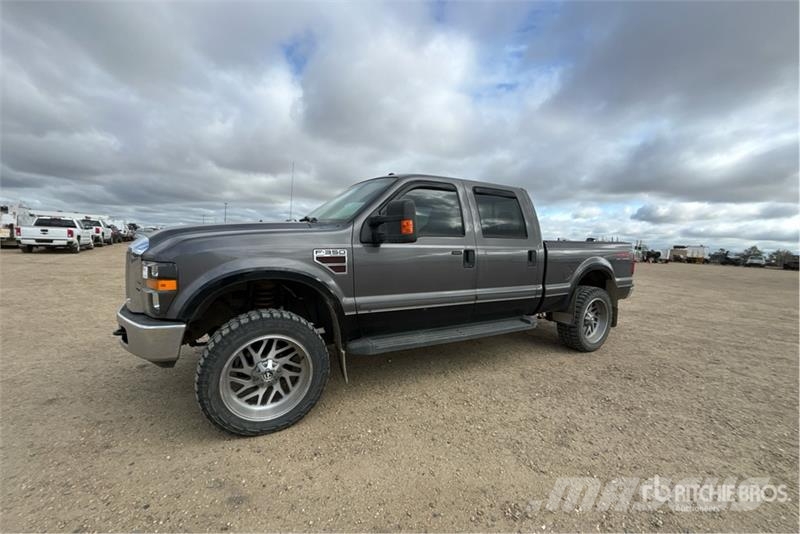 Ford F-350 Lariat 4x4 Crew Cab Pickup Ostalo
