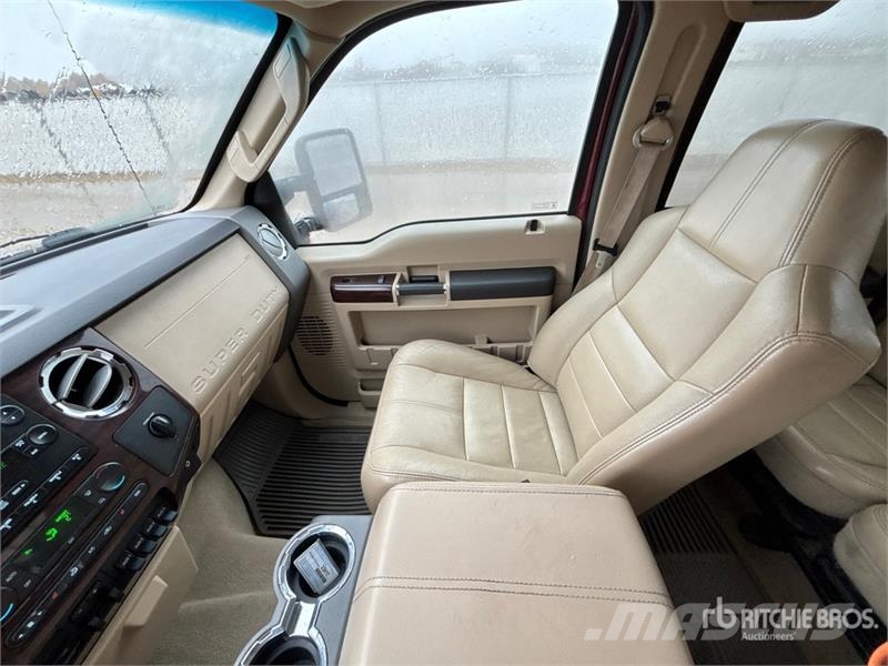 Ford F-350 Lariat 4x4 Crew Cab Pickup Furgoni altro