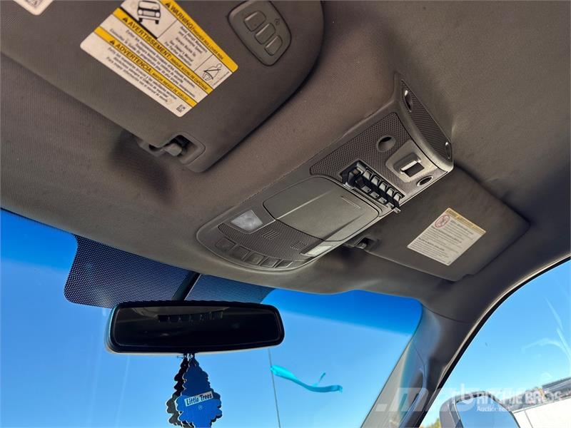 Ford F-350 Lariat 4x4 Crew Cab Pickup Diger