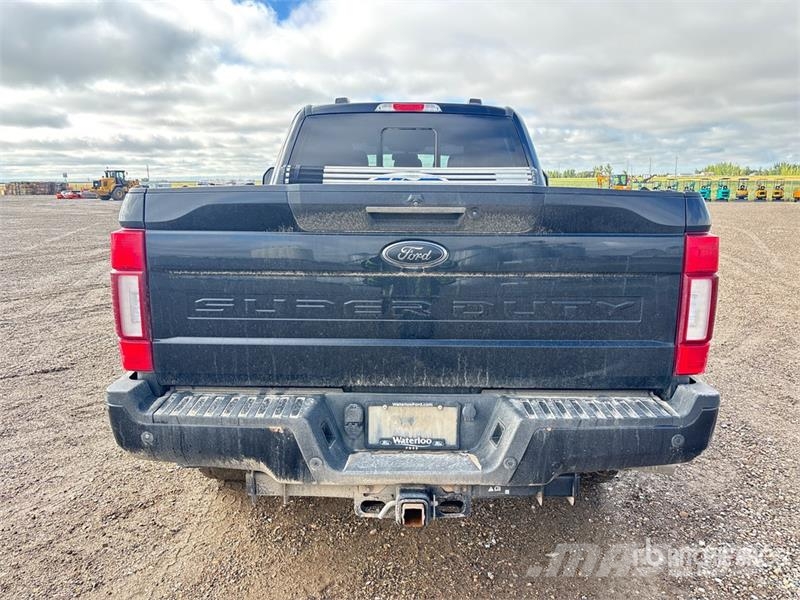 Ford F-350 Lariat 4x4 Crew Cab Pickup Anders