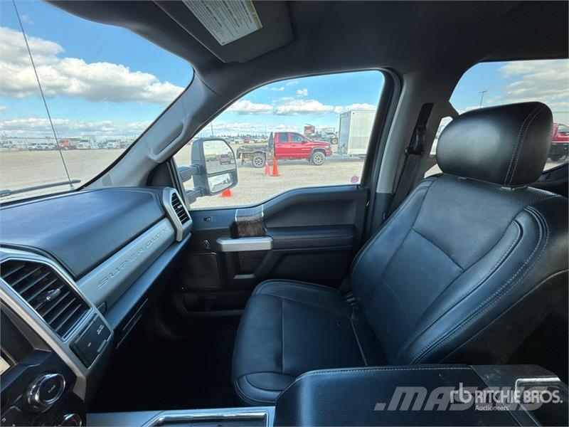 Ford F-350 Lariat 4x4 Crew Cab Pickup Ostalo