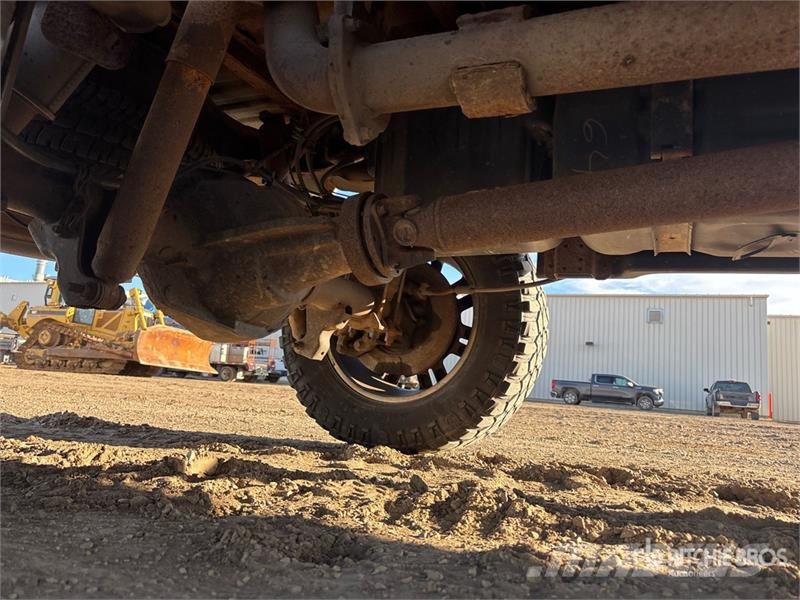 Ford F-350 Lariat 4x4 Crew Cab Pickup Ostalo