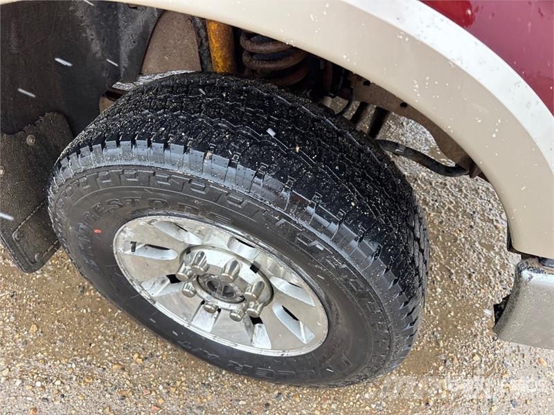 Ford F-350 Lariat 4x4 Crew Cab Pickup Furgoni altro