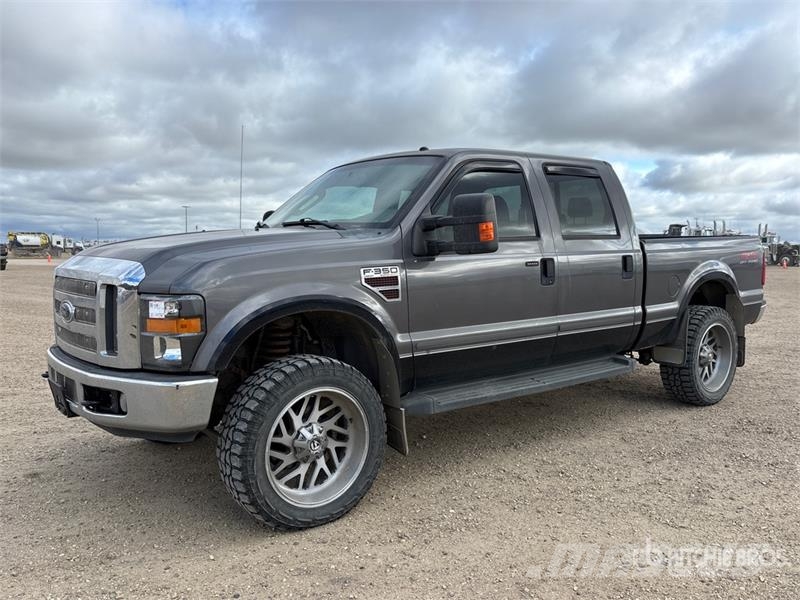 Ford F-350 Lariat 4x4 Crew Cab Pickup Ostalo
