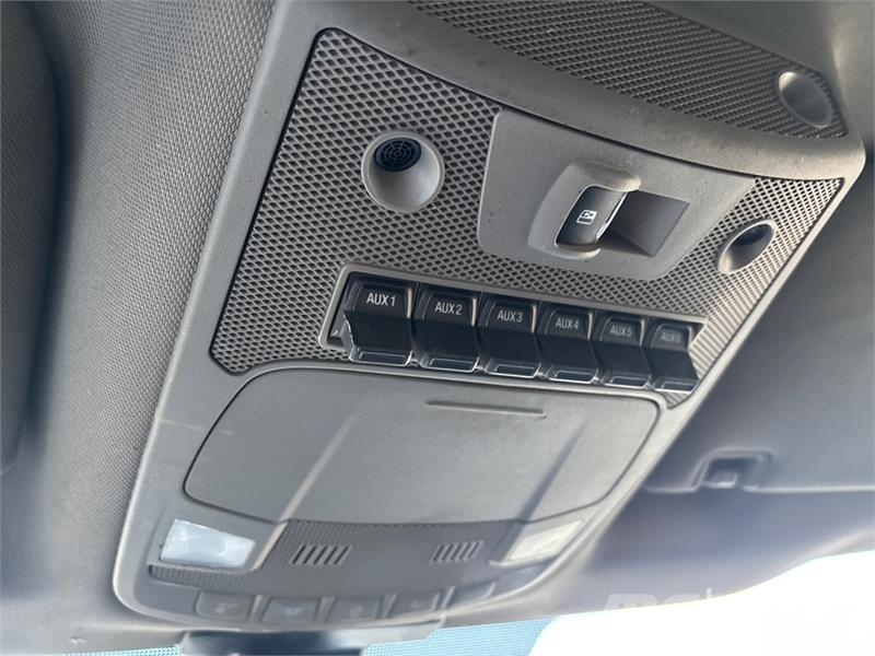 Ford F-350 Lariat 4x4 Crew Cab Pickup Ostalo
