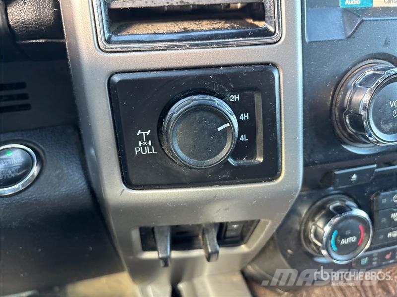 Ford F-350 Lariat 4x4 Crew Cab Pickup Ostalo