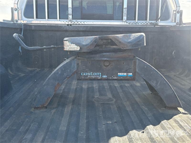 Ford F-350 Lariat 4x4 Crew Cab Pickup Ostalo