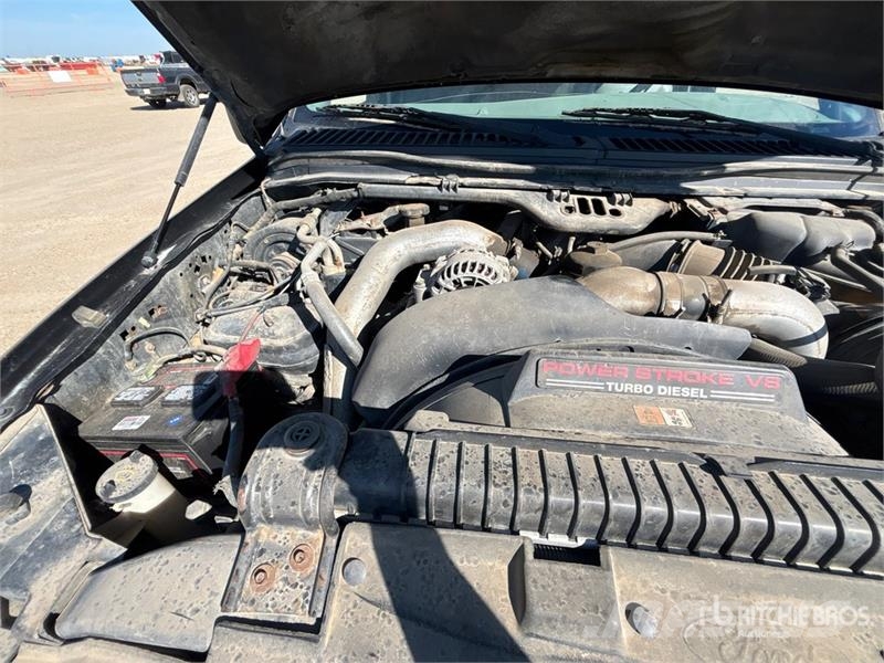 Ford F-350 Lariat 4x4 Crew Cab Spreader Truck Veicoli municipali