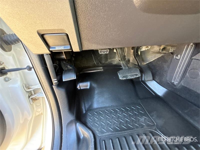 Ford F-350 Lariat 4x4 Crew Cab Pickup Autre fourgon / utilitaire