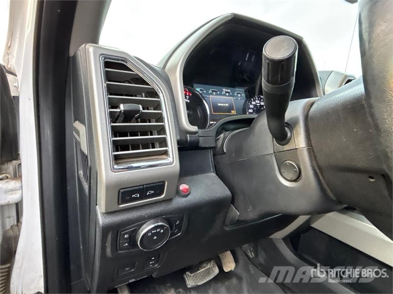 Ford F-350 Lariat 4x4 Crew Cab Pickup Ostalo