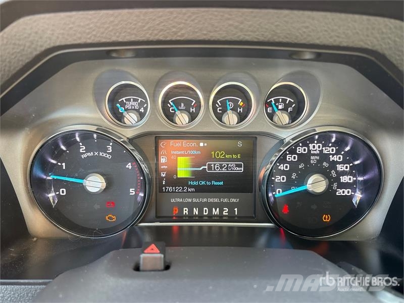 Ford F-350 Lariat 4x4 Crew Cab Pickup Autre fourgon / utilitaire