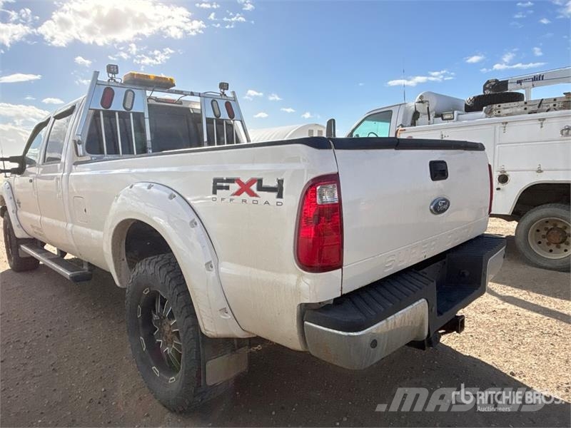 Ford F-350 Lariat 4x4 Crew Cab Pickup Ostalo