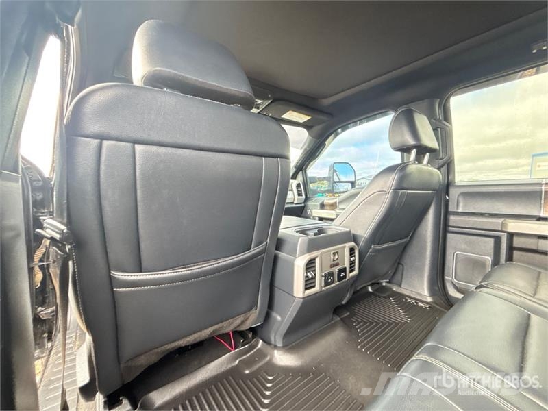 Ford F-350 Lariat 4x4 Crew Cab Pickup Anders