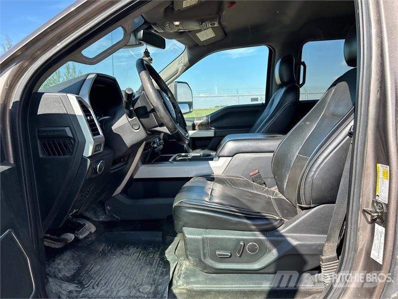 Ford F-350 Lariat 4x4 Crew Cab Pickup Прочие фургоны