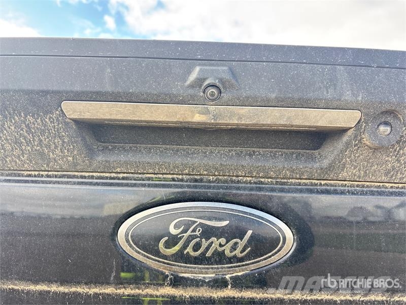 Ford F-350 Lariat 4x4 Crew Cab Pickup Anders
