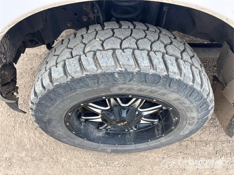 Ford F-350 Lariat 4x4 Crew Cab Pickup Andre