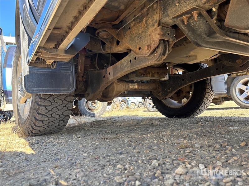 Ford F-350 Lariat 4x4 Crew Cab Pickup (Inoperable) Прочие фургоны