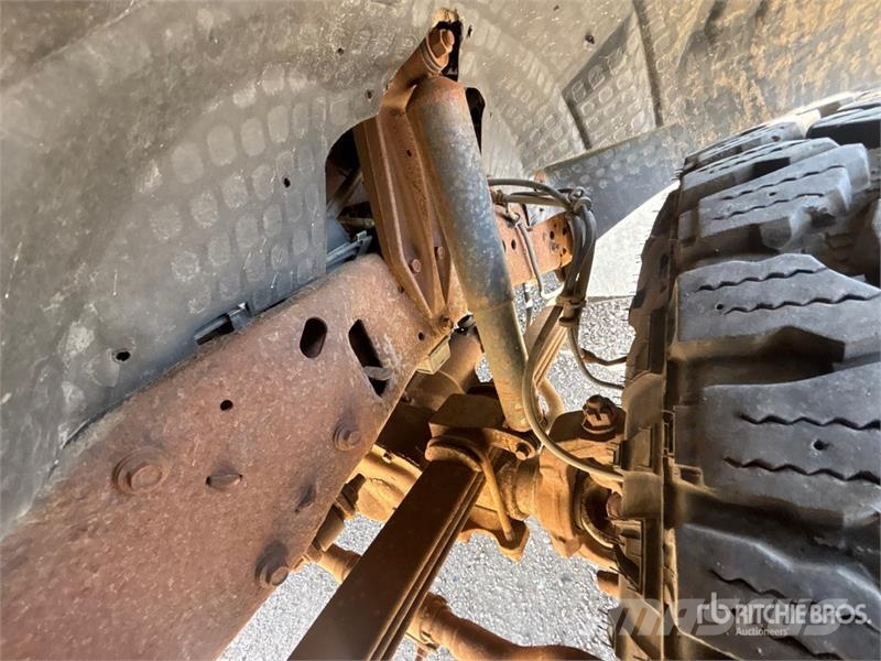 Ford F-350 Lariat 4x4 Crew Cab Spreader Truck Veicoli municipali