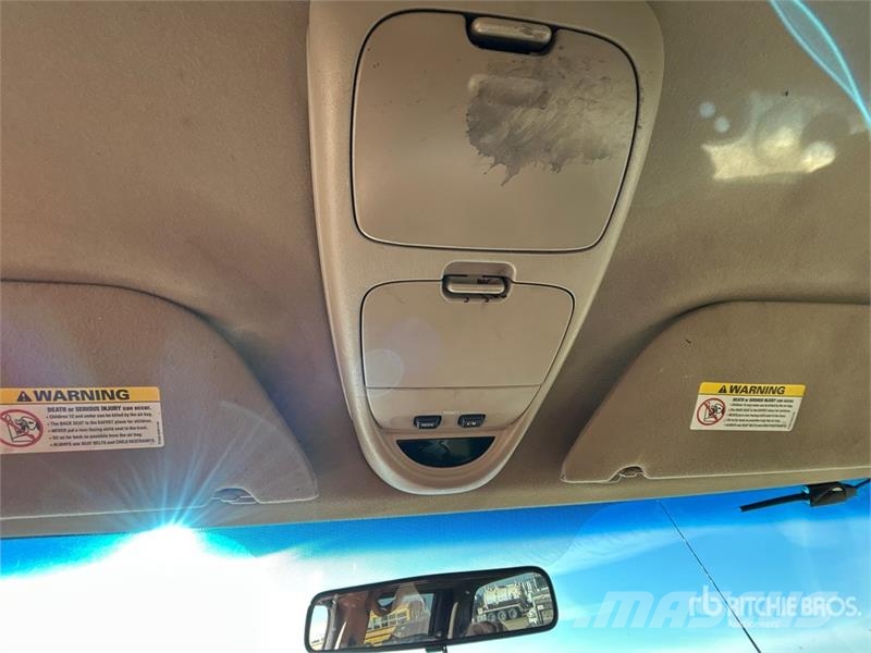 Ford F-350 Lariat 4x4 Crew Cab Pickup Muu
